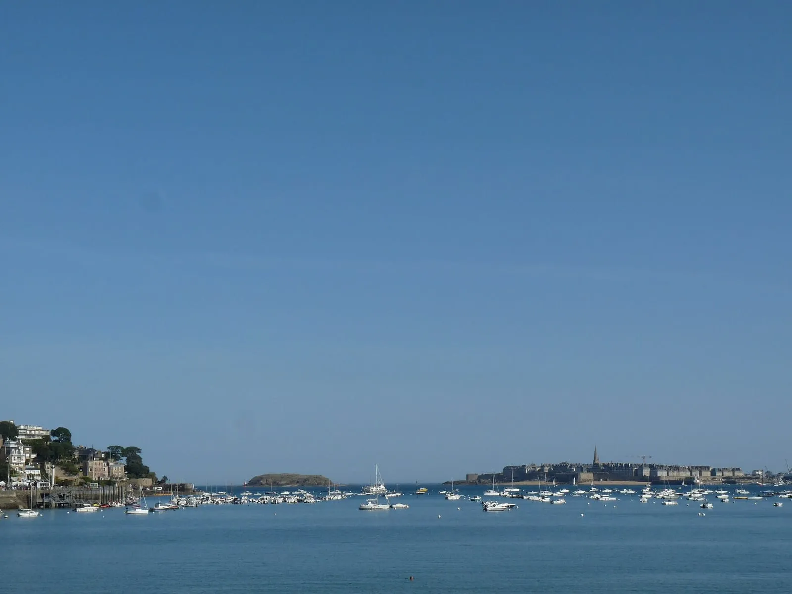 Saint-Malo and the Grand Bé seen from the Prieuré beach in Dinard